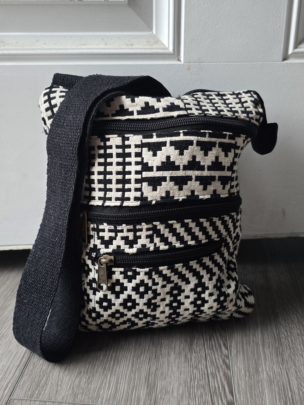 B&W Aztec Crossbody Bag 3-Zip Boho Geometric Woven Purse Shoulder Bag